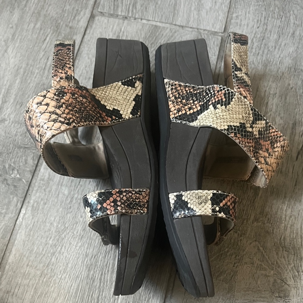 Vionic Snake Print Adjustable Strap Sandals - Bla… - image 6